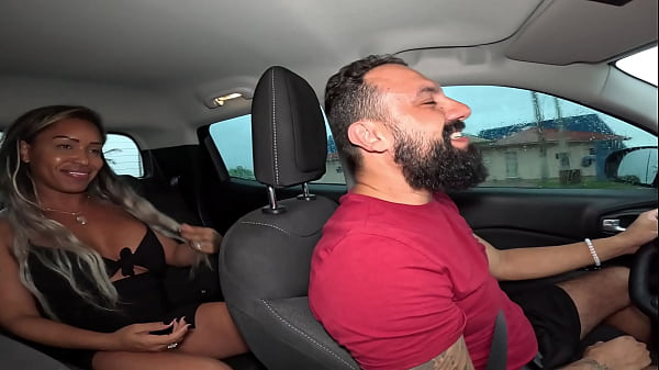 No Carro com Lukas Zaad: Anne Cristalli, Cuzinho Apertado e Leite no Bico!
