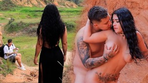 Diosa cachonda del desierto acecha a un chico perdido hasta cogérselo – ALEJANDRA PALACIOS