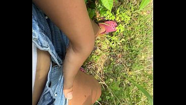 Colombian brunette has fun in public touching herself until she orgasms; neighbors catch her