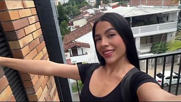 Nunca había hecho una Locura así, me masturbo En Público, La Favorita de Medellín
