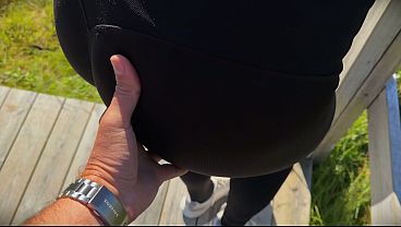 PAWG gets dirty at Public Lake Viewing Point – She doesn’t give a Fuck about getting Caught!